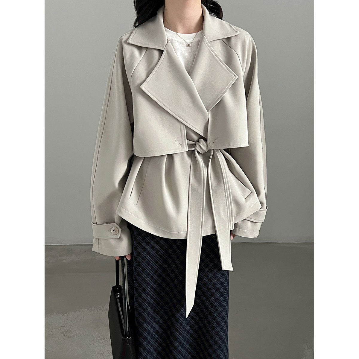 British Style Belted Waist Flip Collar Trench Coat for Women Short Outerwear with Elegant Chic Look