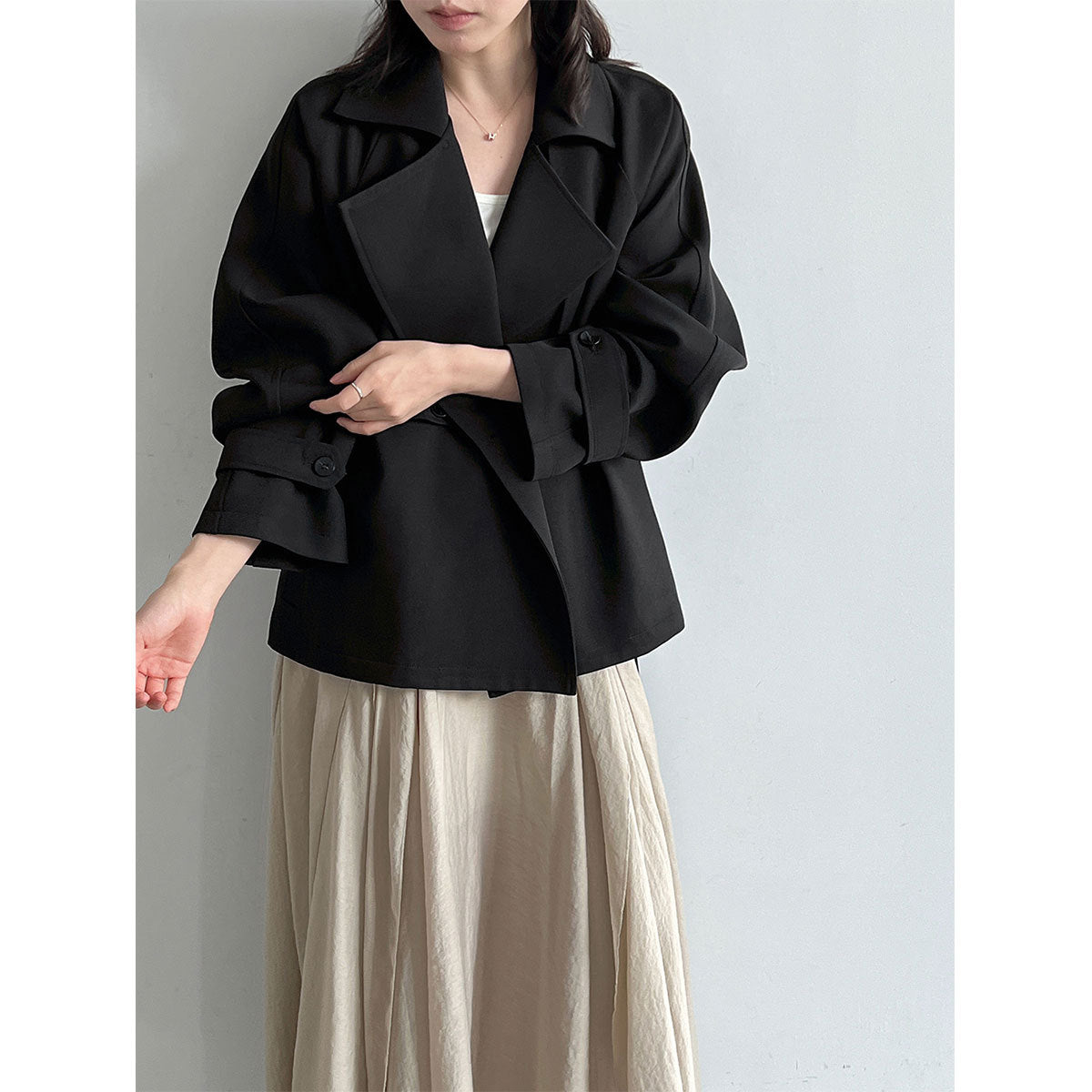 British Style Belted Waist Flip Collar Trench Coat for Women Short Outerwear with Elegant Chic Look