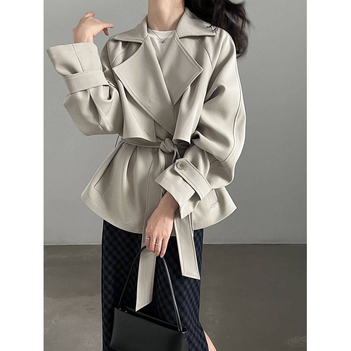British Style Belted Waist Flip Collar Trench Coat for Women Short Outerwear with Elegant Chic Look